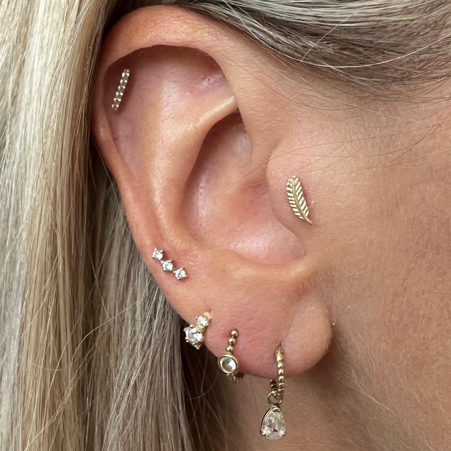 Pera 9k single solid yellow gold pear shaped charm for hinged segment earring - Helix & Conch