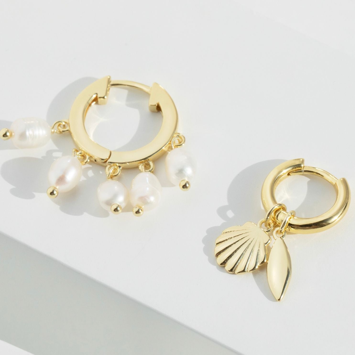 Hera yellow gold hoop freshwater pearl single earring - Helix & Conch