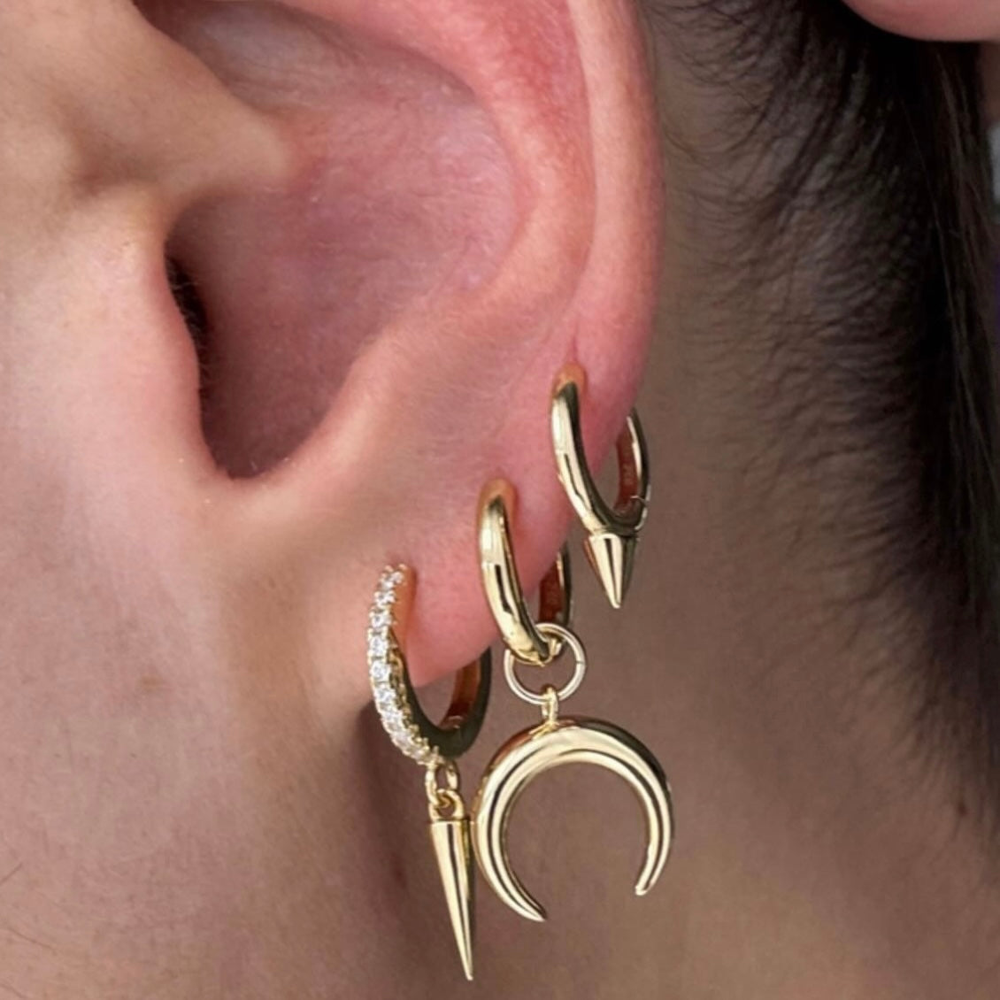 Selene single yellow gold plated horn charm - Helix & Conch