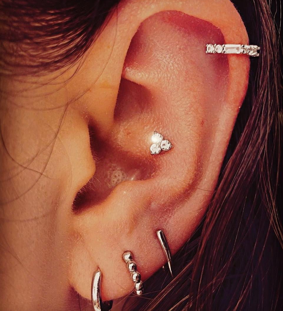 Zanna pair of white gold earrings - Helix & Conch