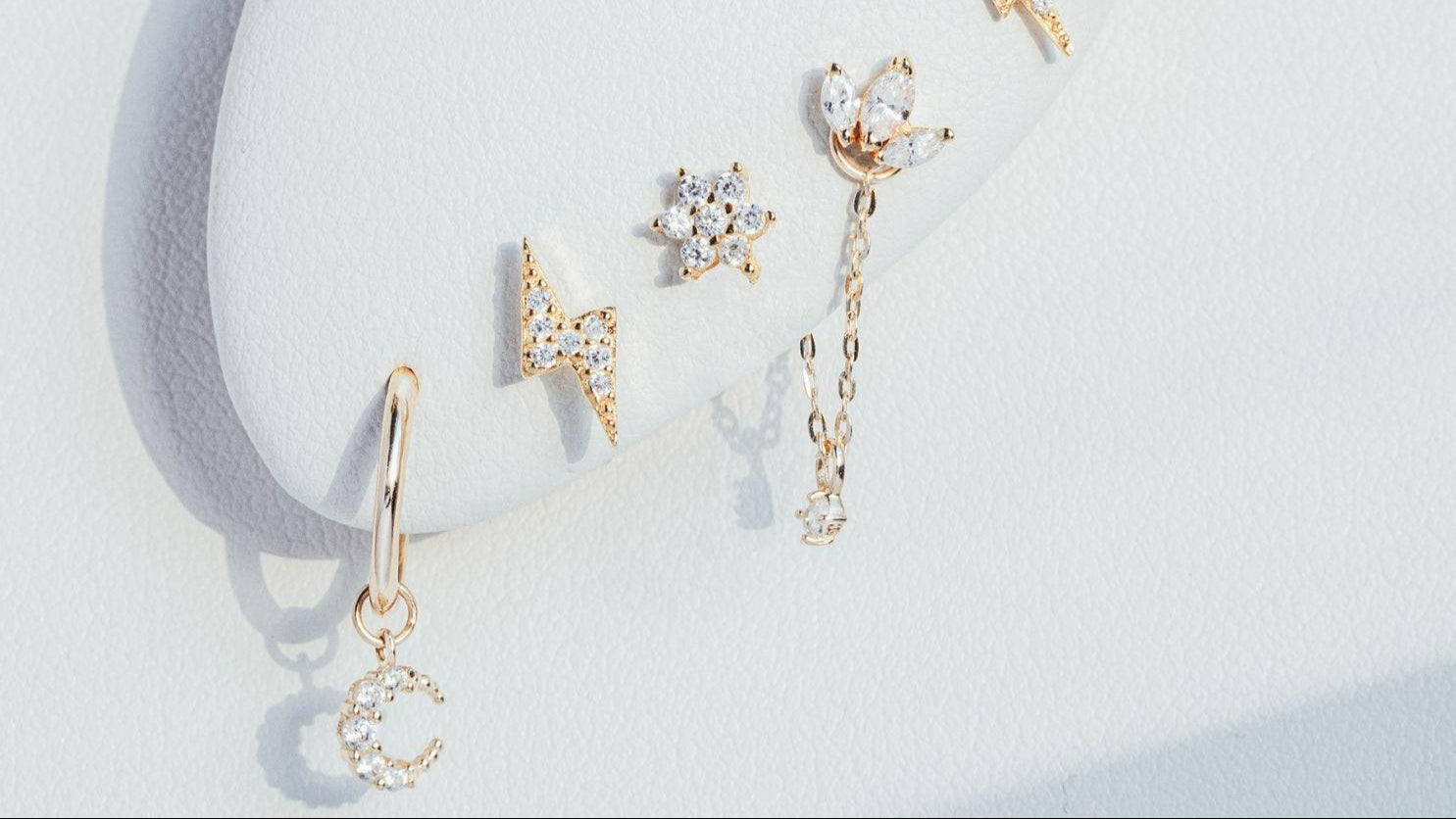 Adorno 9k single solid yellow gold solitaire crystal and chain charm for labret studs - Helix & Conch