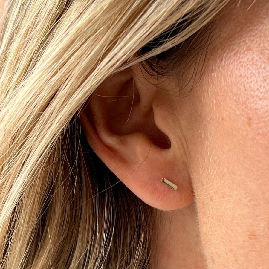 Barette 10k solid yellow gold small bar stud single earring