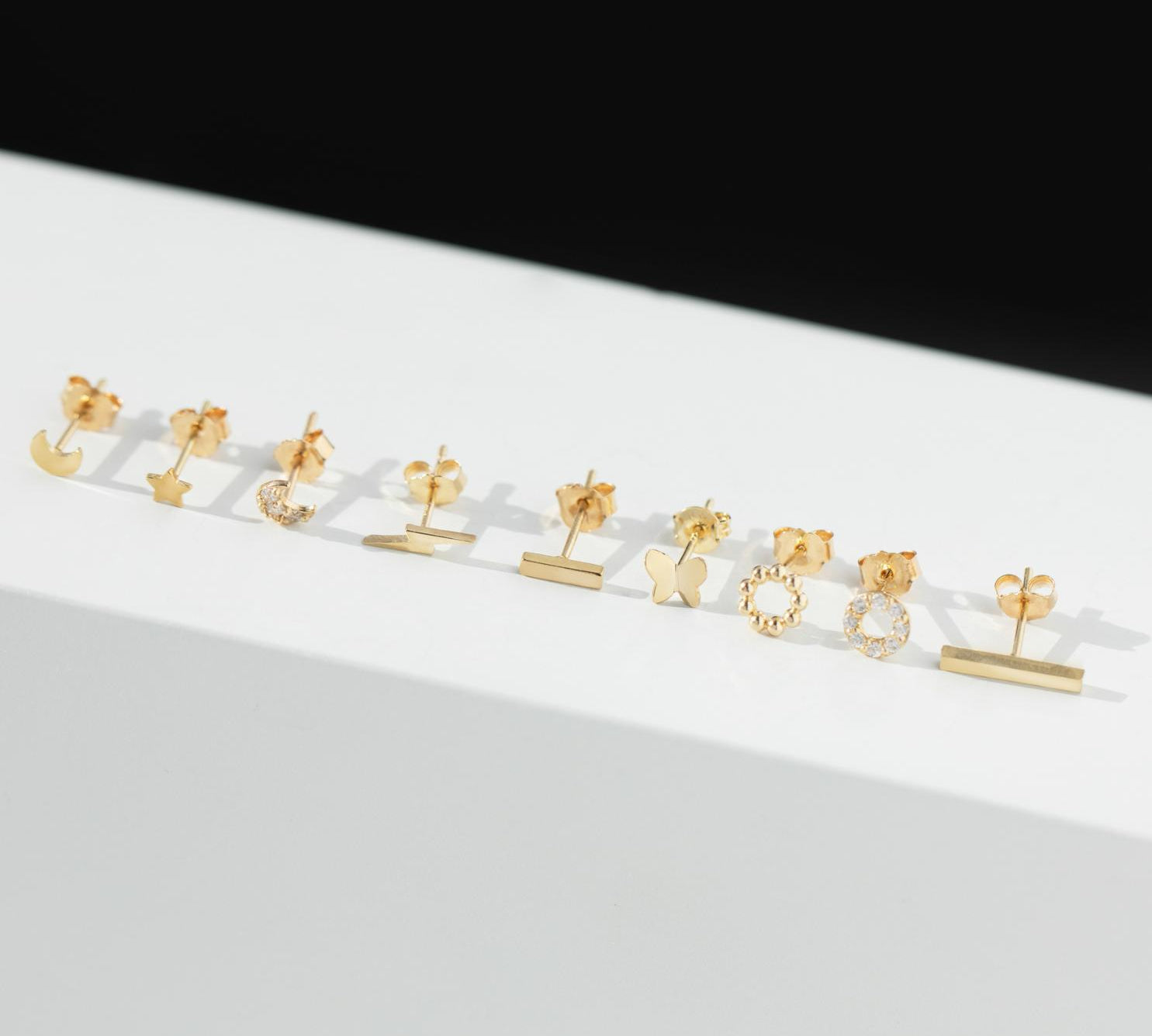 Centella 14k solid yellow gold lightning bolt single stud earring - Helix & Conch